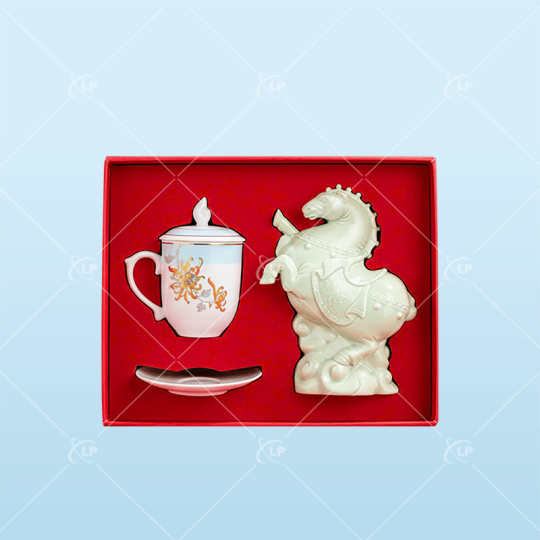 Bộ quà tặng ly sứ và tượng ngựa phong thủy - LPLS29